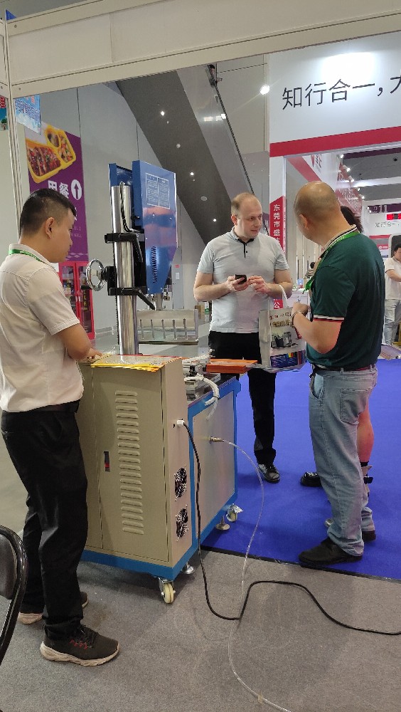 TL-400-5 第五代 全自动智能压版机 连体/连条片基设备 Bonding machine、Bonding system mounting film & edging strips